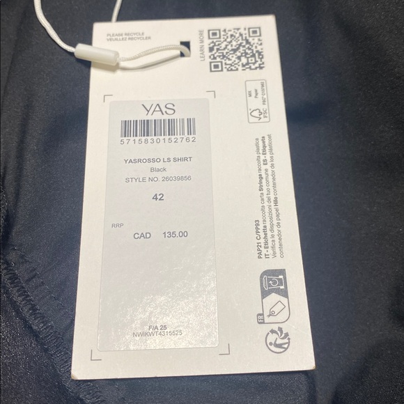 YAS Black Top Textured Floral Top 10 - Picture 11 of 13